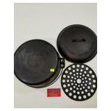 Griswold No. 10 Dutch Oven w/ Tite Top Lid & Trive