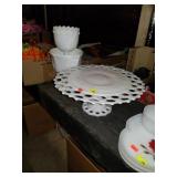 Milkglass Cakeplate