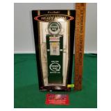 1936 Quaker State Gas Pump Replica