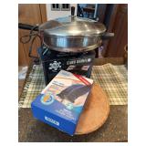 Miscellaneous household items as shown