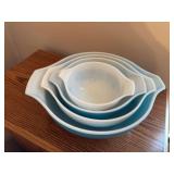Pyrex nesting bowls