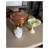 Fenton and fondue pot, coffee grinder