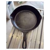 Griswold 8 704N cast iron skillet