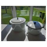2 glazed pots