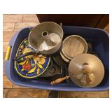 Large tote of bakeware