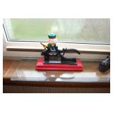 Cast iron nut cracker