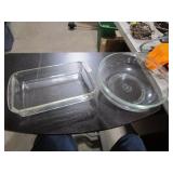 2 Pyrex Dishes / Casserole / Bowl