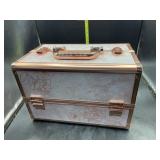 Jewelry box/ makeup box with locking key