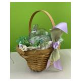 2004 longaberger Easter basket with longaberger
