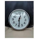 12" battery operated clock