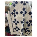 Blue & white quilt - approx 5x4ft