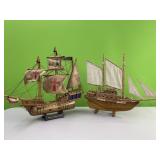 2 wooden model ships - Santa Maria 1492