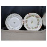 2 decorative  plates