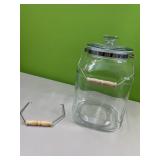 Glass snack jar with lid