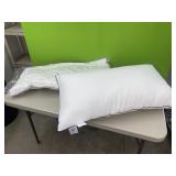 2 new king size gel fiber pillows