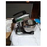 Vintage 12 speed sunbeam Vista counter top mixer