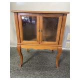 Display table - 15.5 x 19in 24in tall