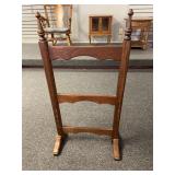 Quilt rack - 38in tall, 19.5in wide