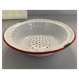 Red/white graniteware strainer