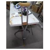 Pair of crutches adjustable height