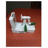 Veggetti pro vegetable slicer with changeable