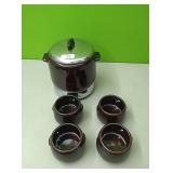 West Bend bean crock with warmer and 4 bowls..