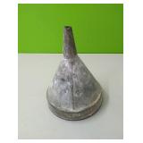 Metal funnel 7" tall×5.5" wide