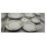 Handpainted Meito China Dinner Set Service for 4-