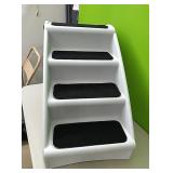 Plastic pet steps approx 20"tall× 15" wide
