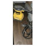 Dewalt DW412 palm grip sander