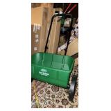 Scotts 76565 Turf Builder Classic Drop Spreader,