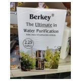 New Berkey 2.25 Gallon Water Filter & P