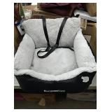 New Burgeon Nest pet car seat....nice one