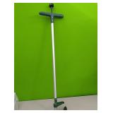 WaLensee weed puller. Has damage to plastic on
