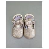 New size 2 gold baby girl shoes