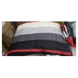 TWIN SIZE COMFORTER  SET.   66"x90 "