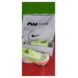NIKE size 11 Men / 12.5 Women ZOOMX ATOMKNIT