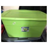 Sterilite 30 gallon tote with lid