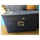 35 gallon blue tote with lid