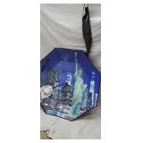 NEW UMBRELLA W/ STATUE OF LIBERTY DESIGN w/