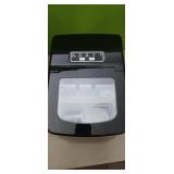 PORTABLE AUTOMATIC  ICE MAKER ( black in color)