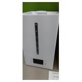 EH01  Humidifier.   NEW IN BOX