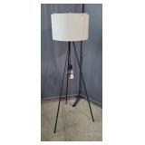 NEW Tripod LAMP w/ Foot Pedal ButtonColor Black