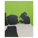 2 packs of 5.  PLASTIC HALLOWEEN  CUT OUTS
