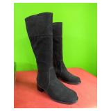 Retail $565. New Ladies Boots  8.5  Espresso