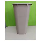 NEW.  Rubbermaid  10 Gallon. Large Soft Waste