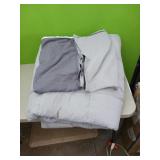 Queen Size Comforter and pillow cases