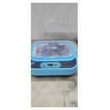 15 Egg Incubator *appears gently used, powers on