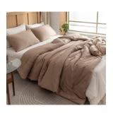NEW Queen Taupe Brown Comforter Set - 3pcs (1