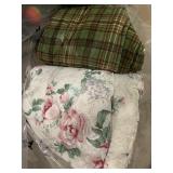 2 queen comforters